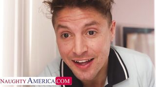 Big tits big ass milf Jenna Starr getting wet