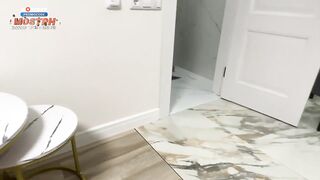 "Hey, Help Your Stepmom!" - Hot Milf Housewife In Tight Leggings with big ass Stuck In the Washer